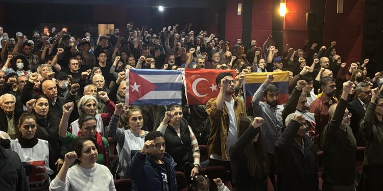 67. Yılında Halkta Yaşayan Devrim – İzmir