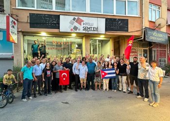 Küba’nın Ulusal İsyan gününü selamlamak üzere İstanbul İkitelli Semt Evi’ndeydik.